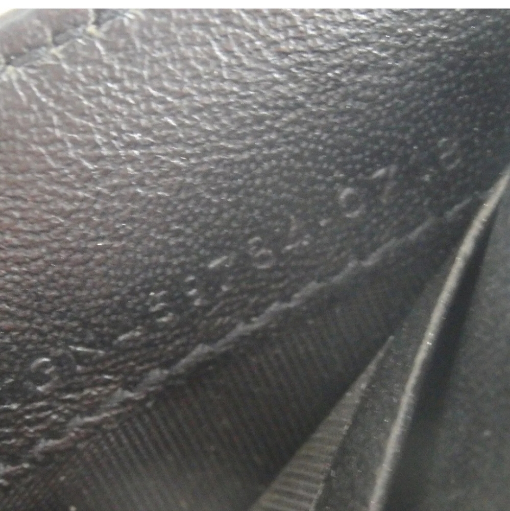Authentic SAINT LAURENT Tri-fold wallet leather - Picture 10 of 11